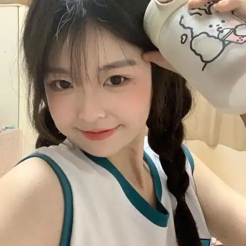 好喜欢惊艳的ins头像
