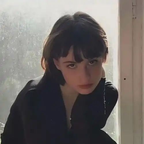 女生头像心雨

