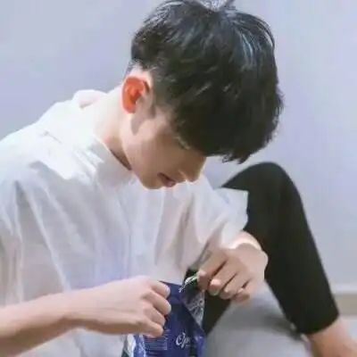 星座情感天蝎座男生对前女友是怎样的态度
