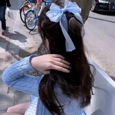 温柔干净的蓝色系部位头像
