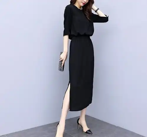 新发现一种女装过膝秋裙,上身妖而不媚,特适合70后女人
