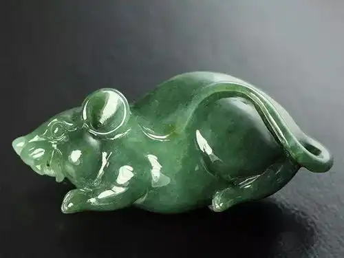 偷偷告诉你,2018下半年十二生肖戴什么翡翠最旺运现在看还来得
