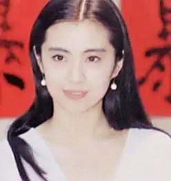 佛系女纸抽象素色毛呢裙温暖磨毛衬衫珍珠耳钉檀香味香水不倒翁红酒杯
