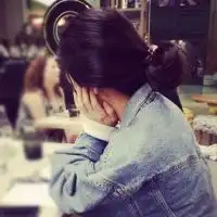 别把自己弄成了受不了场的笑话
