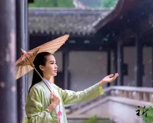 女人有没有福气,看她的嘴就知道
