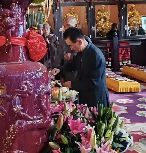 成功老板信神拜佛的核心秘密
